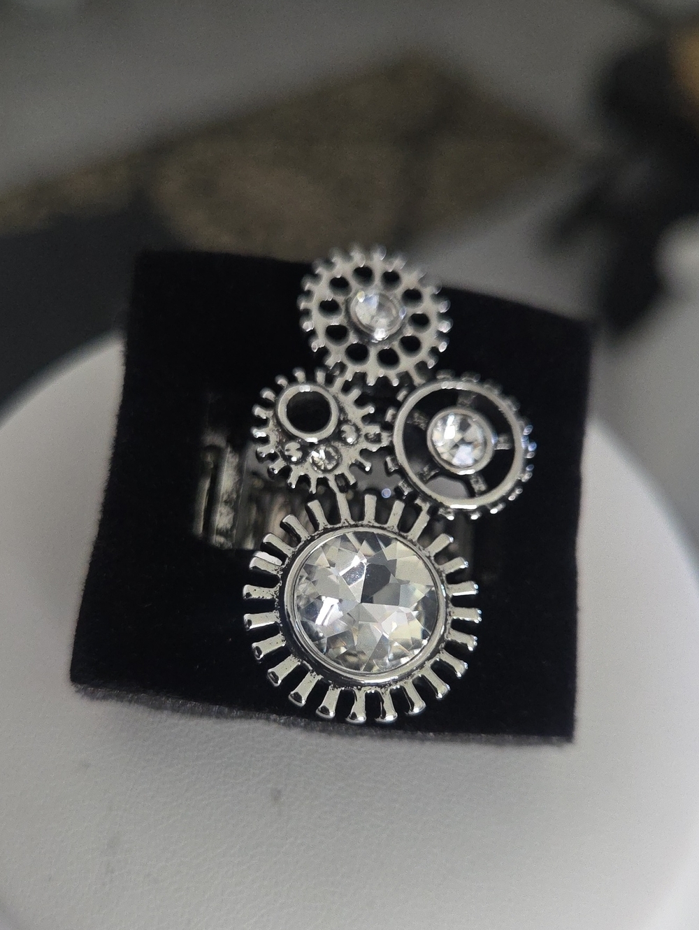 Paparazzi Blowing Off Steampunk White Ring NWT
